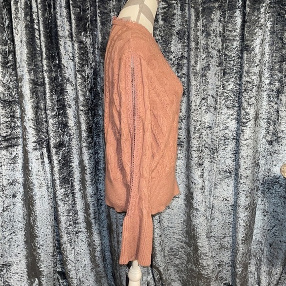 Express Pretty Pink Sweater w/ Detailed Neckline & Front Knit Pattern - Large - Picture 3 of 8